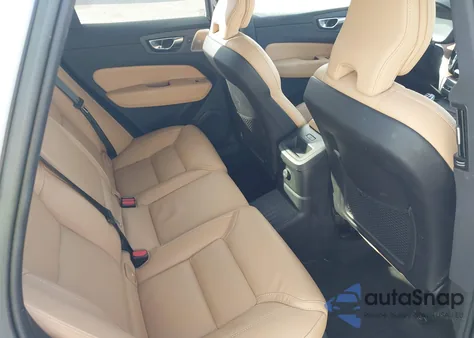 2023 Volvo Xc60 Recharge Plug-In Hybrid T8 Ultimate Bright Theme из США, поврежденный, VIN YV4H60DA1P1376177